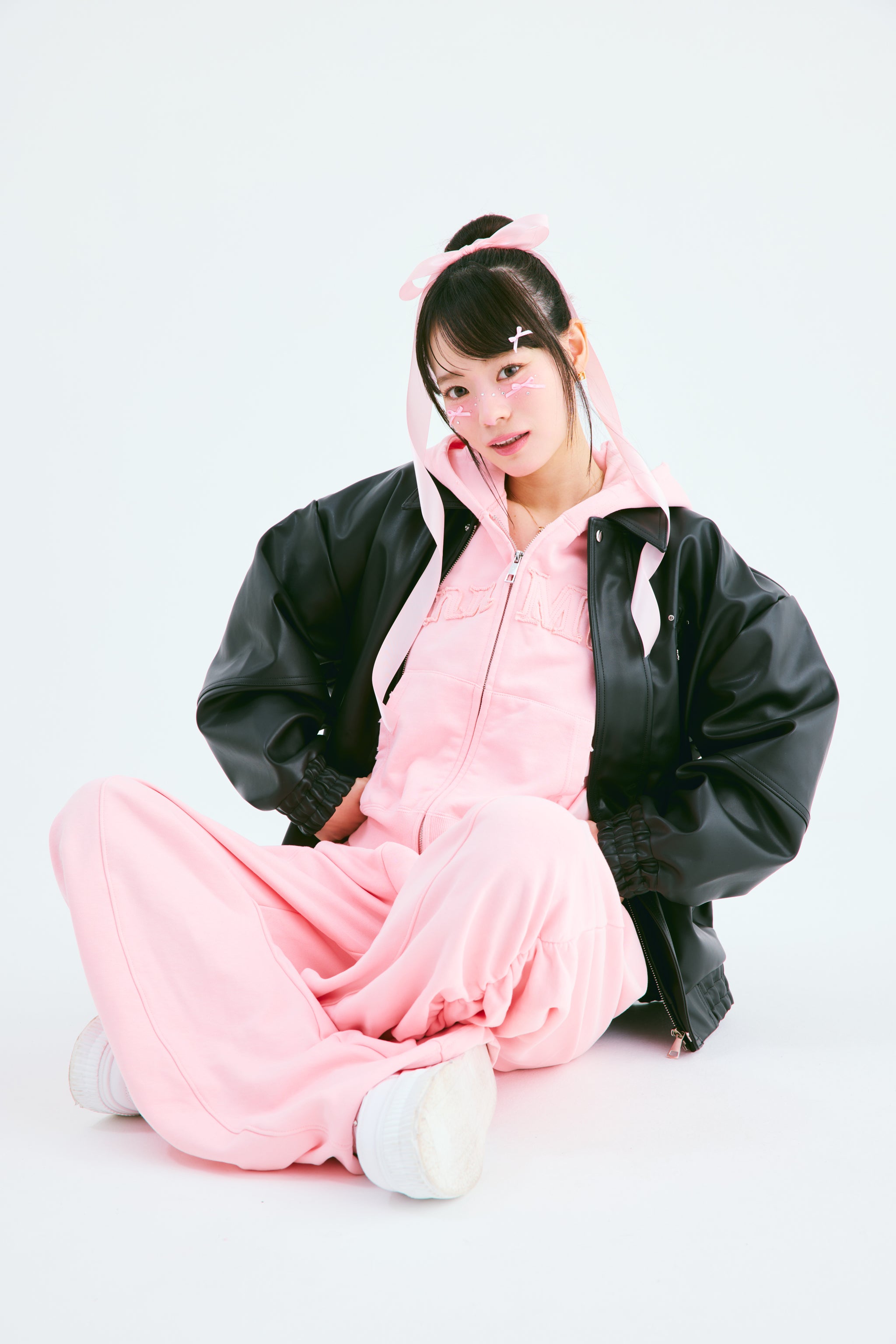 AnnMiruロゴジップパーカー