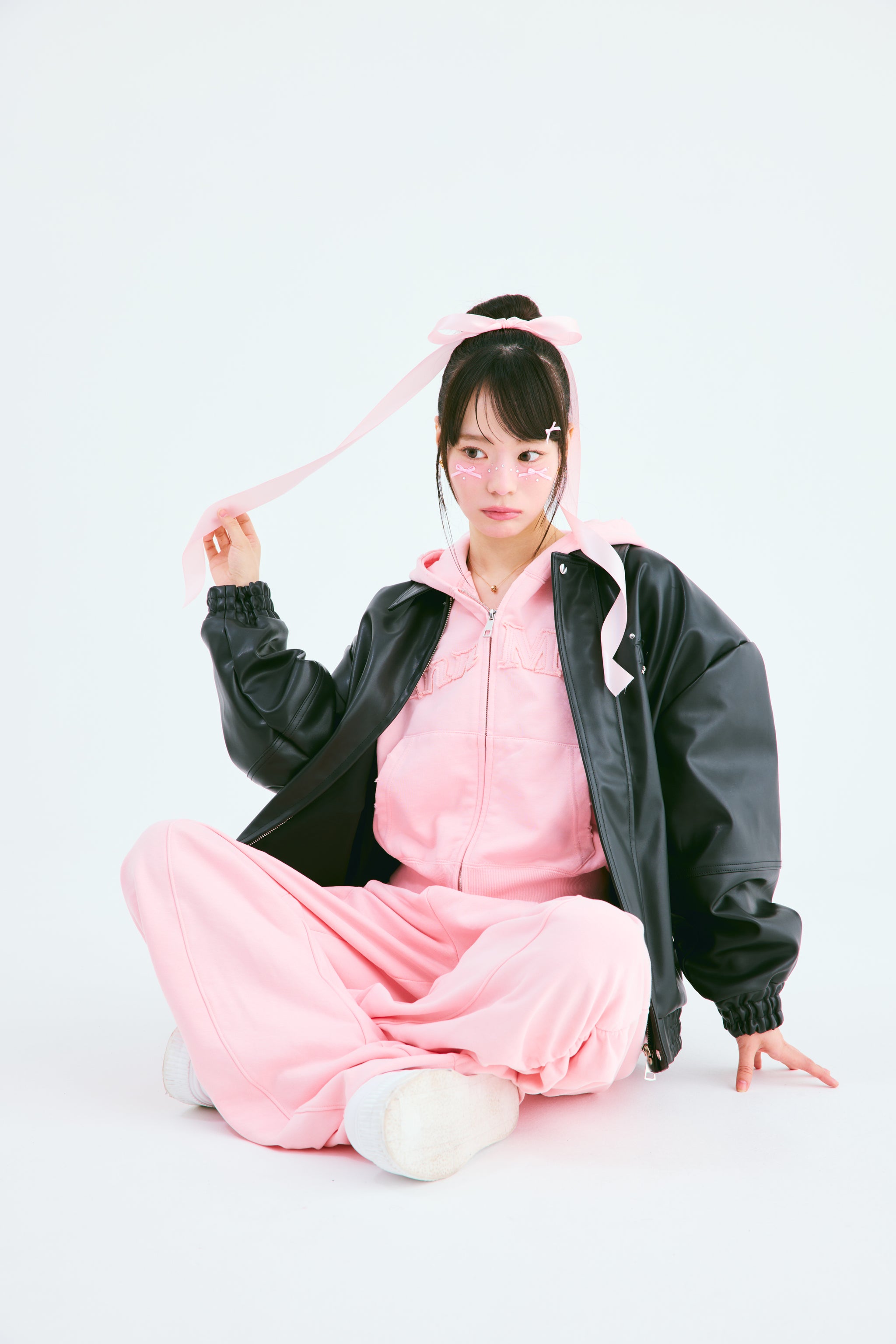 AnnMiruロゴジップパーカー