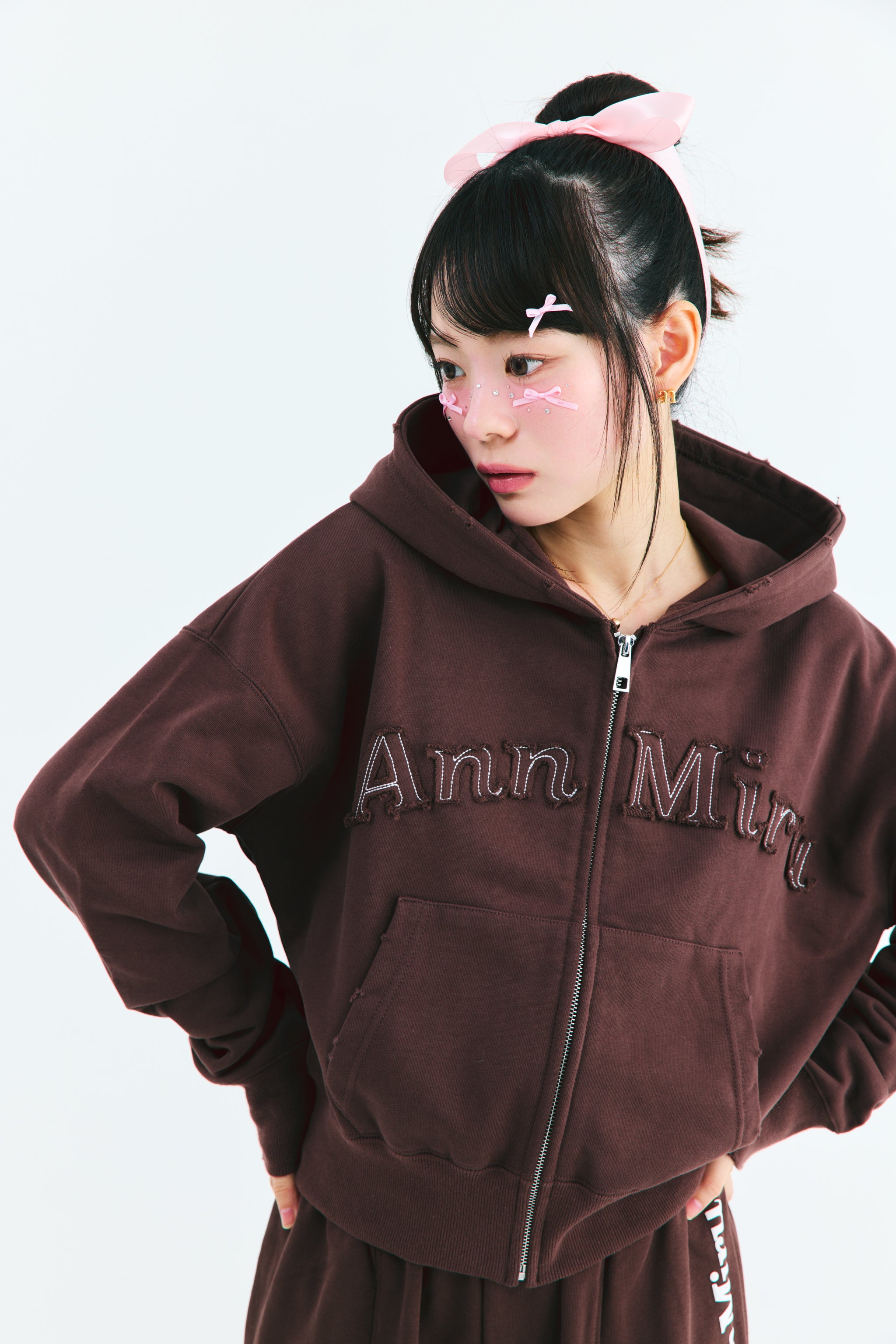 AnnMiruロゴジップパーカー